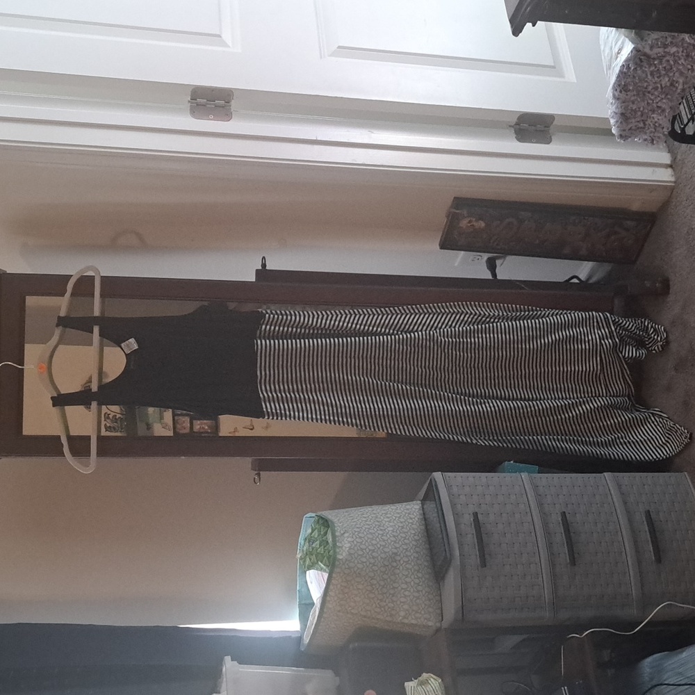 Dress - Picture 1 of 2